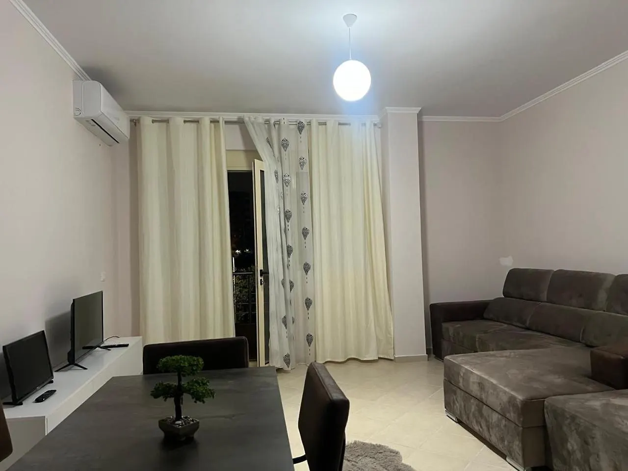 Apartament Vlorë 0*,  Albánie